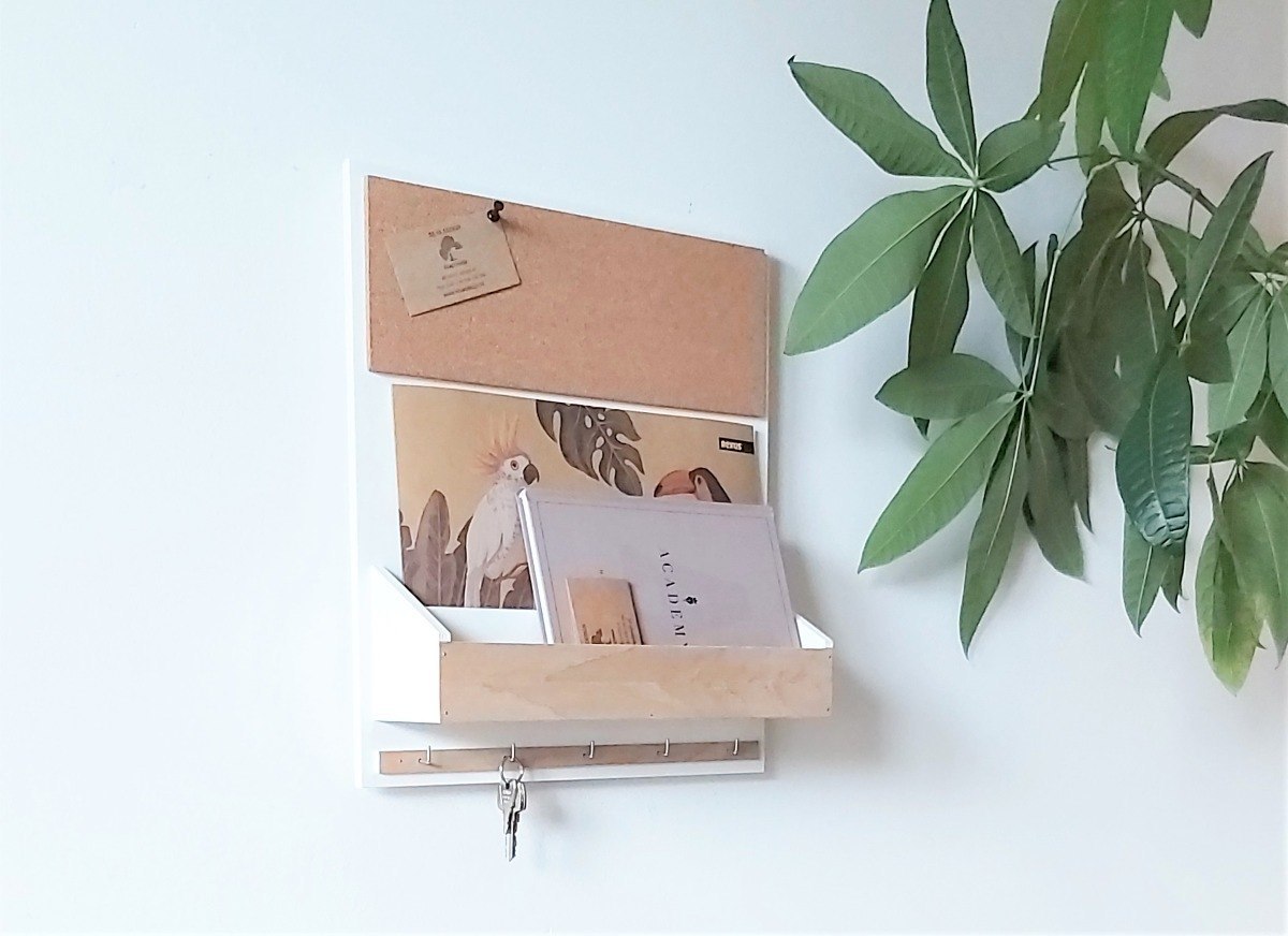 Drewniany organizer, na ścianę, na ulotki Drewniany organizer, na ścianę, na ulotki