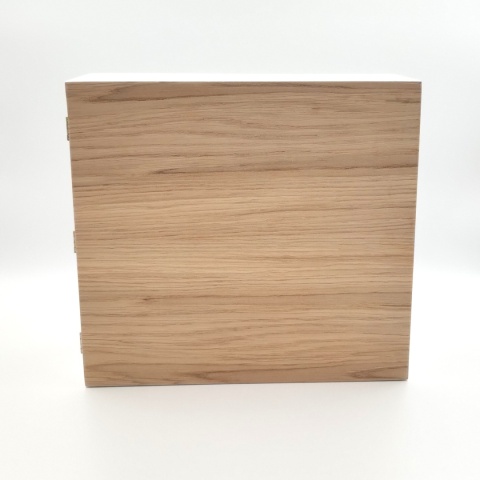 Skrzynka maskująca na ścianę