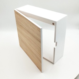 Skrzynka maskująca na ścianę